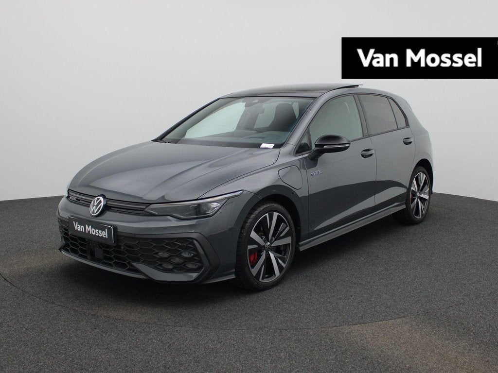 Volkswagen Golf 1.5 eHybrid GTE 272 PK| Panoramadak | Trekha, Stof, 4 cilinders, 26 kWh, Plug-in hybride