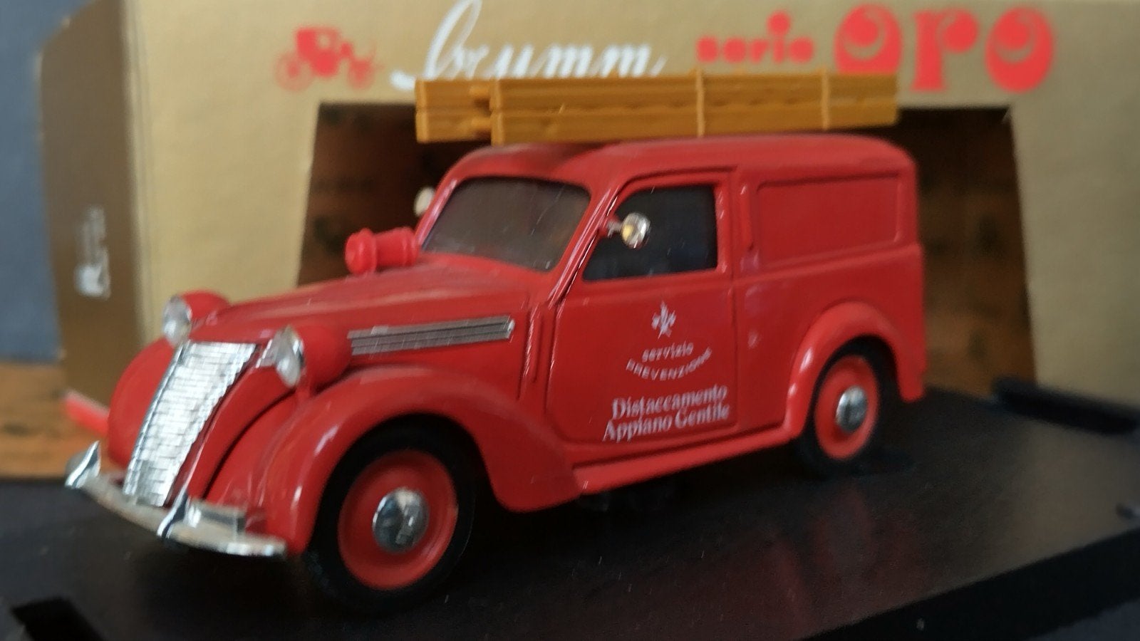 Fiat 1100 E furgone Brandweer 1:43 Brumm Pol, Hobby en Vrije tijd, Modelauto's | 1:43, Overige merken, Auto, Verzenden, .