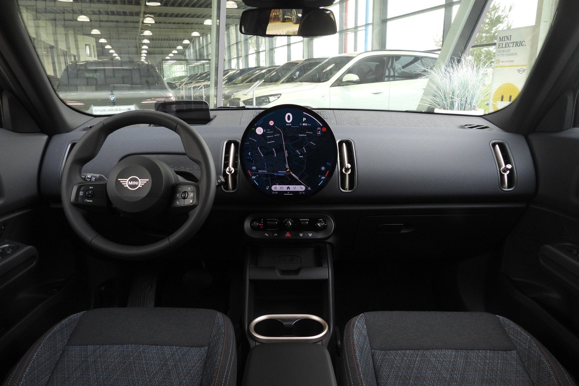 MINI Countryman C Automaat / Head-Up / LED / Stoelverwarming, Auto's, Stof, Met garantie (alle), Zwart, Origineel Nederlands