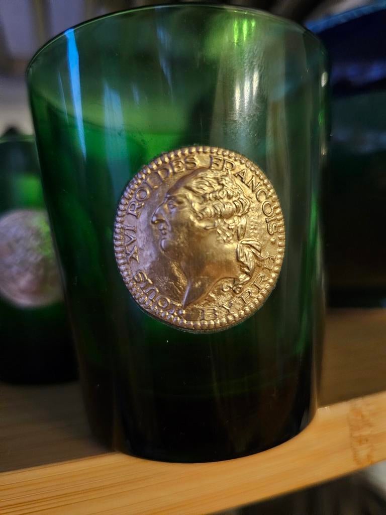 2 groene Dubonnet BYRRH glazen met medaillon van de koninge, Ophalen of Verzenden