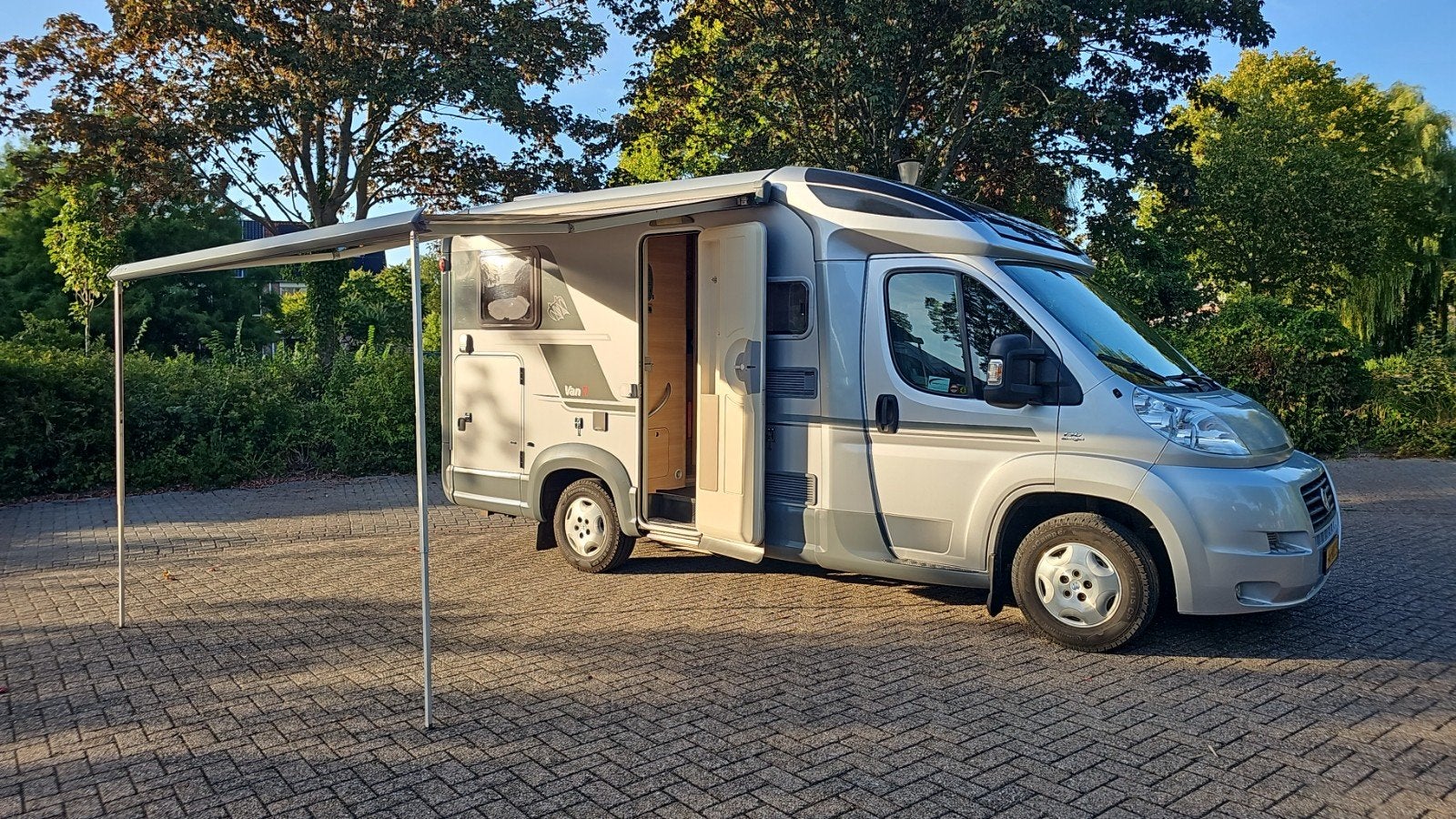 Caravans And Camping Knaus