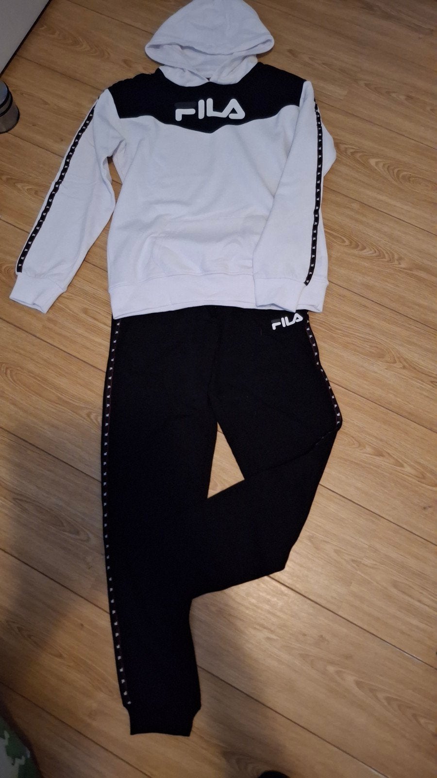 Fila hoodie en joggingbroek set - maat 16 (176), Fila, Jongen of Meisje, Ophalen of Verzenden, Zo goed als nieuw