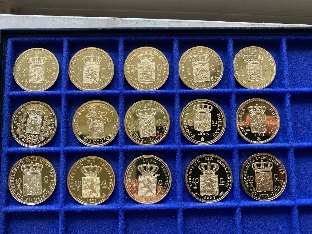 Verzameling van 15 gouden replica munten in cassette, Setje, Koning Willem I, Zilver, Overige waardes