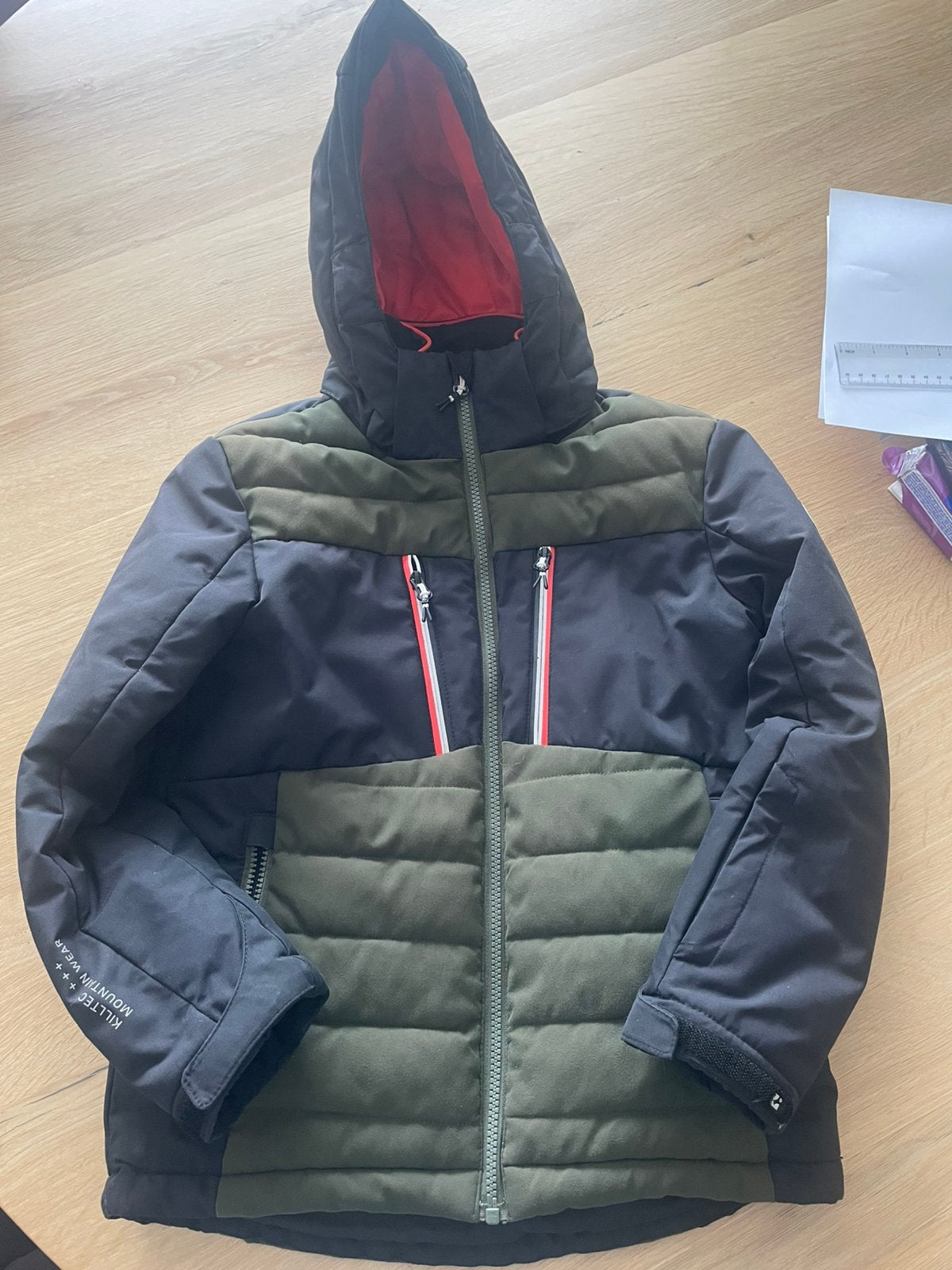 Skijas winterjas 140 (10 jaar), Ophalen, Zo goed als nieuw, Overige maten, Jack