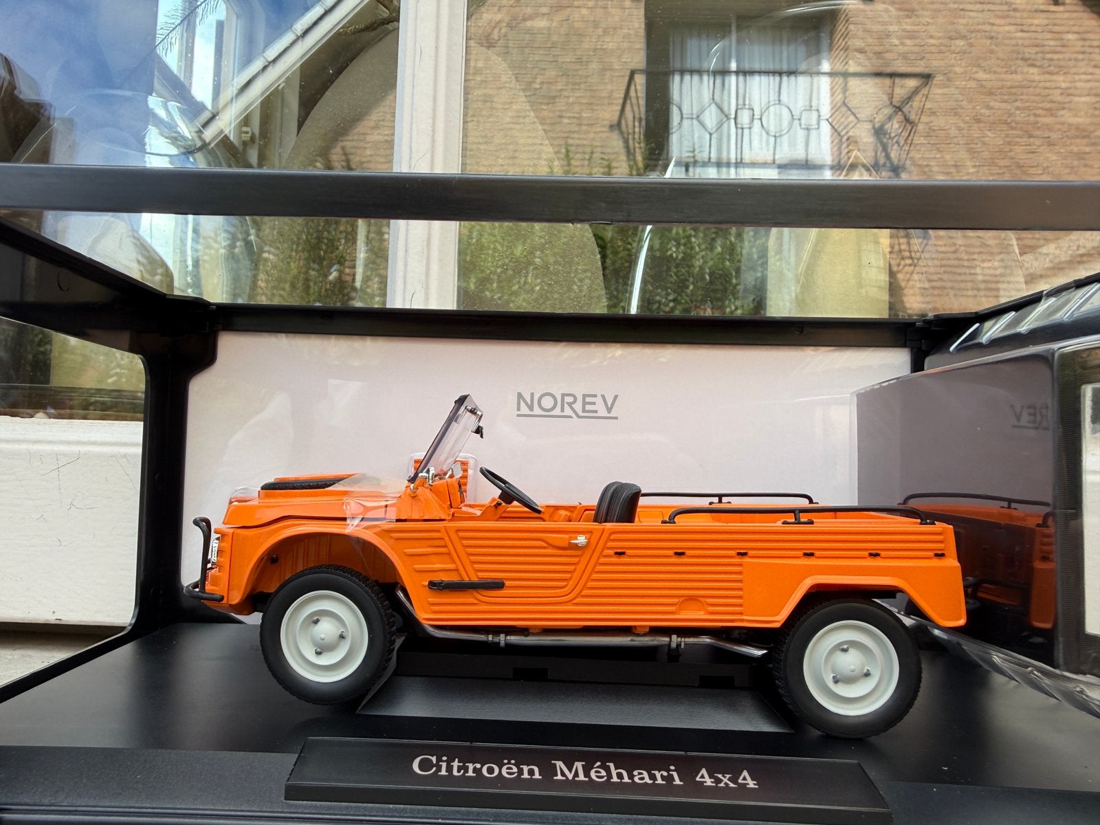 1:18 Citroen Mehari 4x4 Kirghiz Orange 1979 Norev 181654, Hobby en Vrije tijd, Auto, Norev, 70-72 Av. de Bohlen, Vaulx-en-Velin, 69120, France