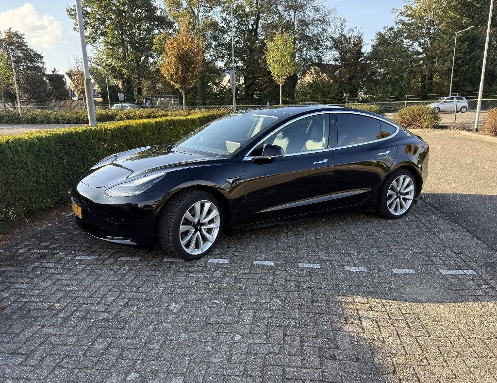 Tesla Model 3 2020 | Privacy | 19 inch | Nieuwe APK & Banden, Auto's, Automaat, Achterwielaandrijving, Panoramadak, Zwart