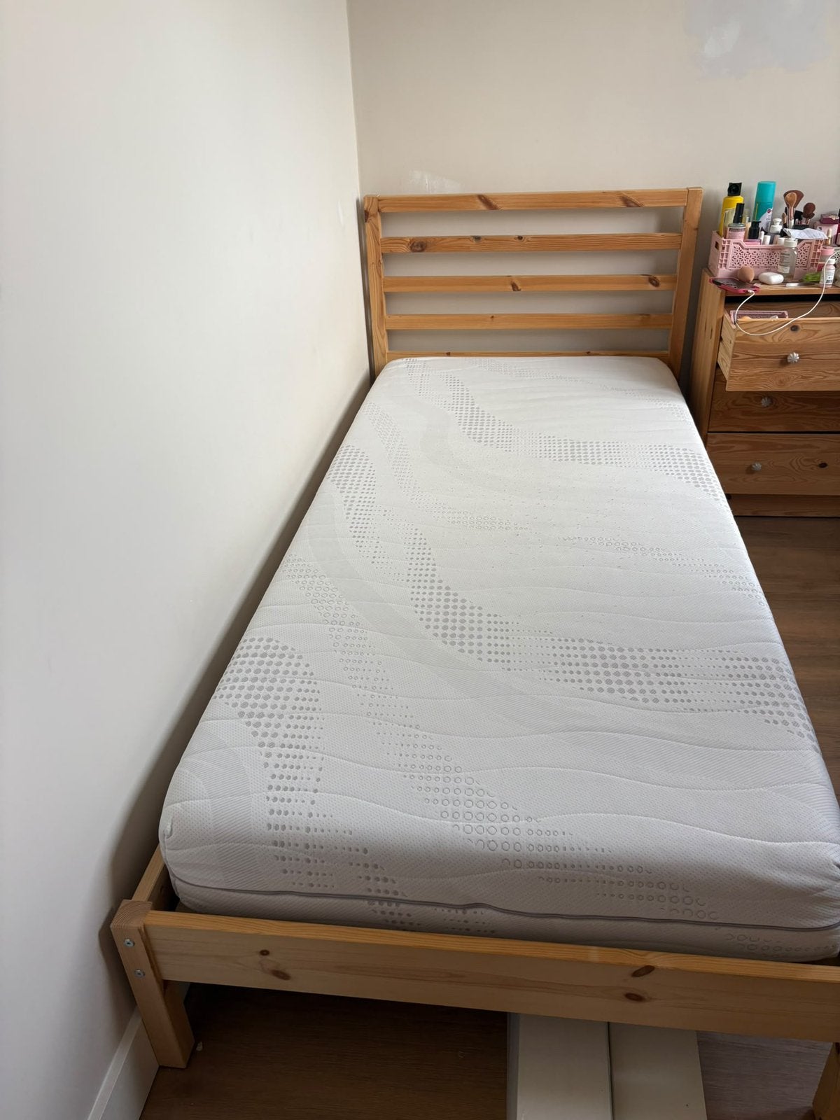 1 persoons bed incl matras 90x200, Ophalen, 90 cm, Eenpersoons, Wit