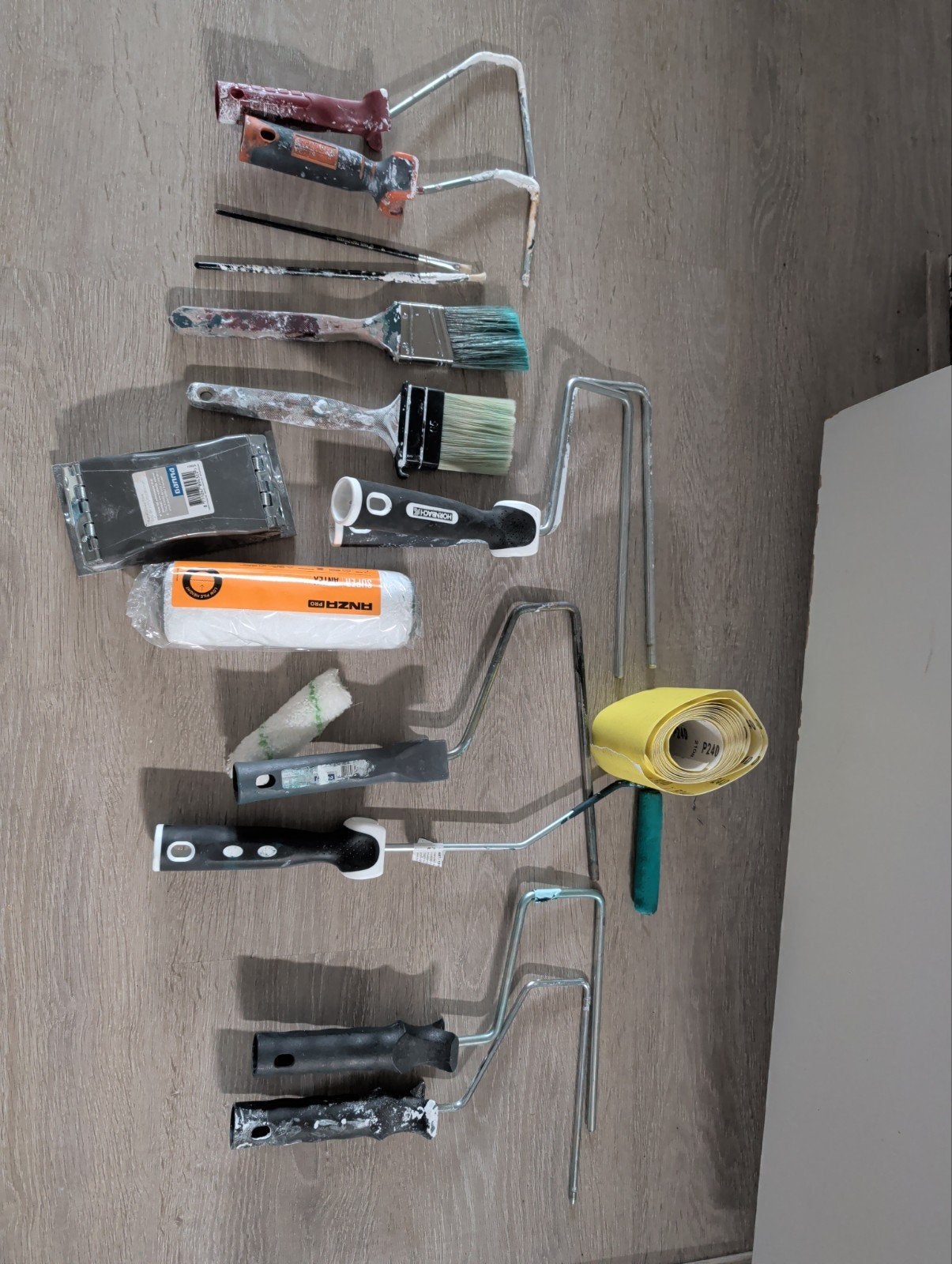 Diverse verfspullen: kwasten, rollers, schuurblok en meer, Ophalen of Verzenden, Gebruikt, Kwast