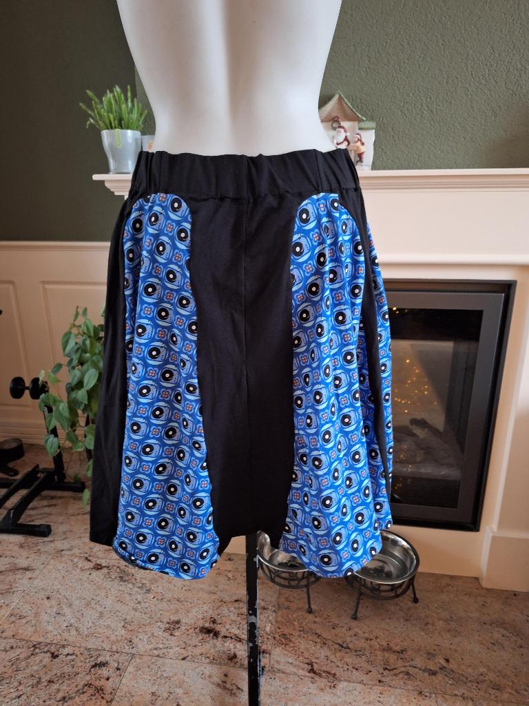 Vrolijke Famkes klokkende rok met stof 46 XXL, Kleding | Dames, Rokken, Vrolijke Famkes, Maat 46/48 (XL) of groter, Zo goed als nieuw