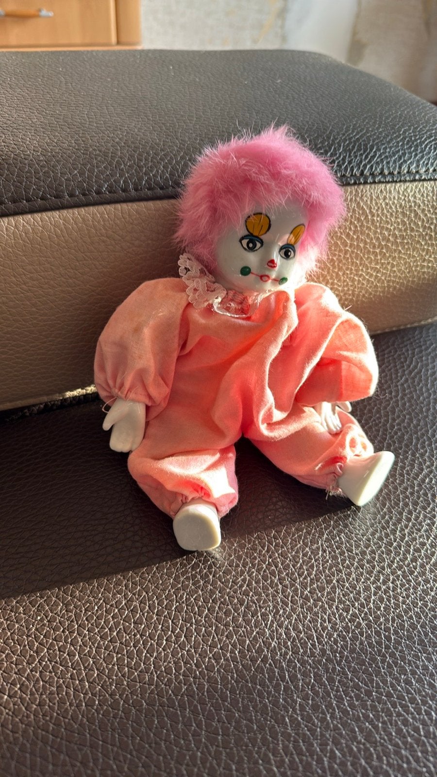 Vintage Porseleinen Clown Pop met Roze Haar, Verzamelen, Poppen, Ophalen of Verzenden, Gebruikt, Pop