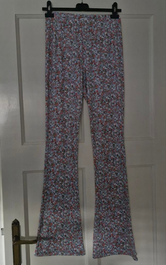 Ambika Flared Pants Maat M - Zo goed als nieuw, Maat 38/40 (M), Overige kleuren, Ophalen of Verzenden, Zo goed als nieuw