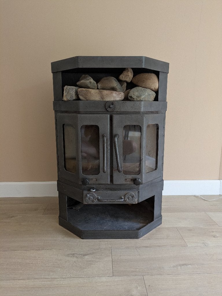 Houtgestookte gietijzeren kachel, Huis en Inrichting, Ophalen, Houtkachel, Zo goed als nieuw, Vrijstaand