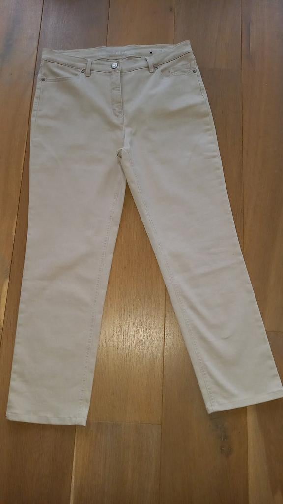 TONI BELMONTE BEIGE JEANS MAAT 42., Beige, Maat 42/44 (L), Ophalen of Verzenden, Zo goed als nieuw