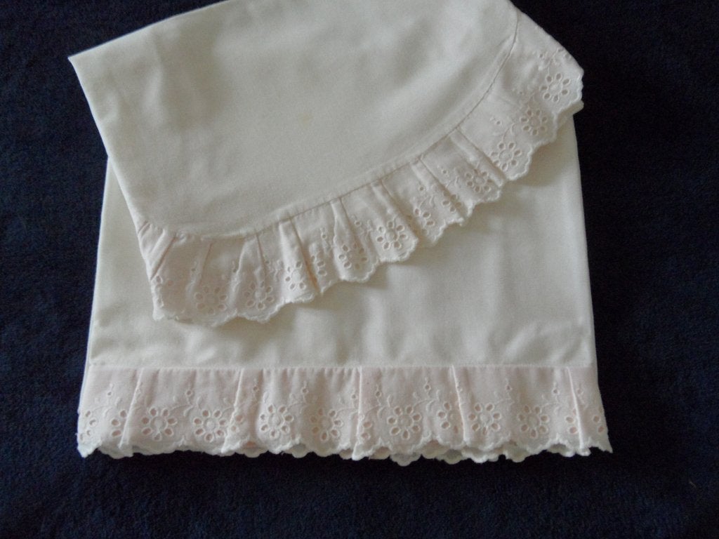 vintage ledikant wieg lakentje + sloopje - kant - borduursel, Antiek en Kunst, Curiosa en Brocante, Ophalen of Verzenden