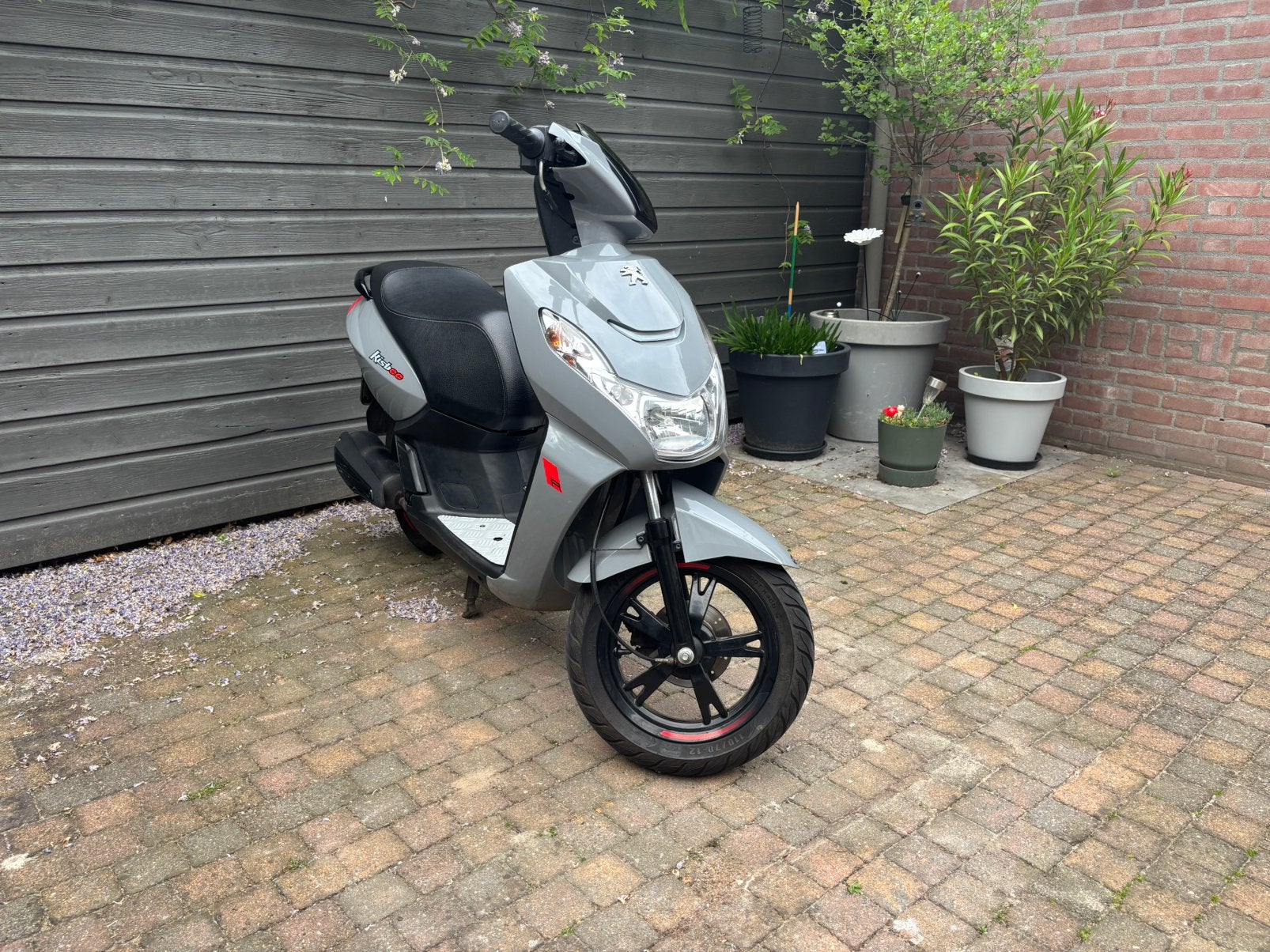 Peugeot Kisbee Nardo Gray, Ophalen, Overige modellen, Maximaal 45 km/u, Zo goed als nieuw