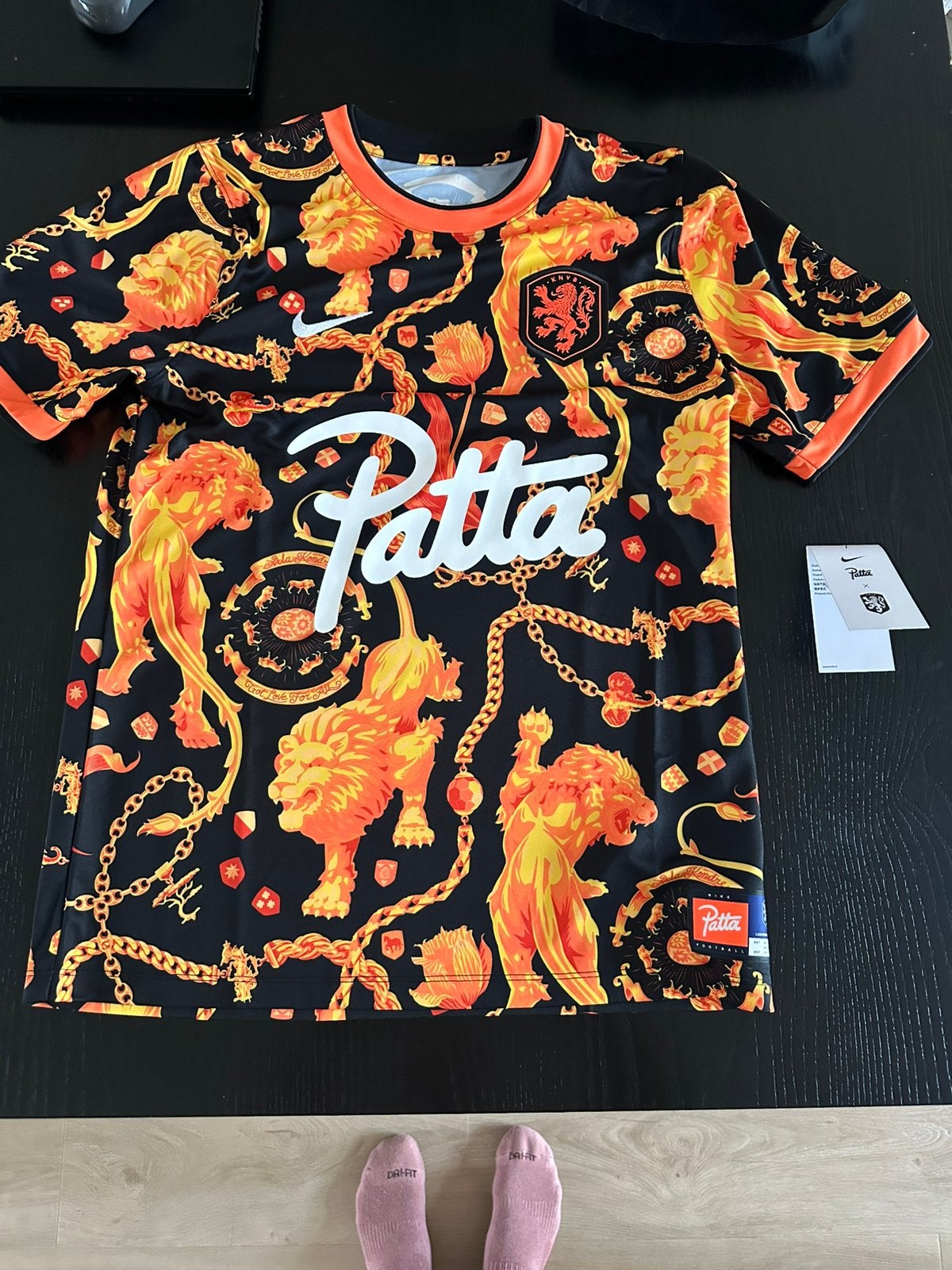 Patta x Nike KNVB Pre-Match Shirt (Zwart/Oranje) Maat M, Maat M, Ophalen of Verzenden, Nieuw, Shirt