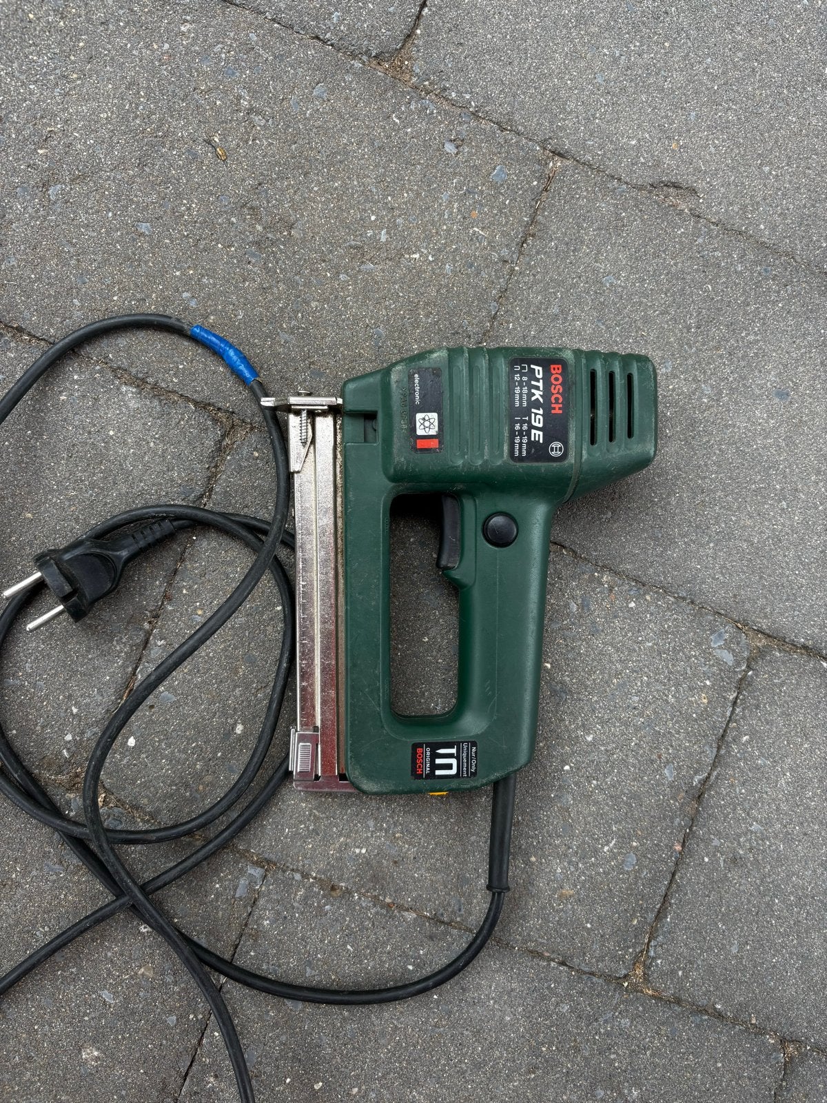 Bosch PTK 19 E Tacker - Elektrisch Nietpistool, Ophalen of Verzenden, Gebruikt, Tacker/nietmachine, Bosch