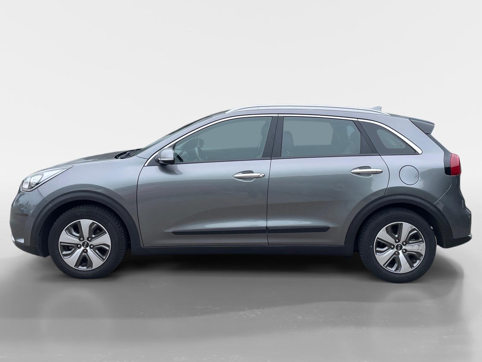 Foto 2 van Kia Niro 1.6 GDi Hybrid DynamicLine | Navigatie | Apple Carp
