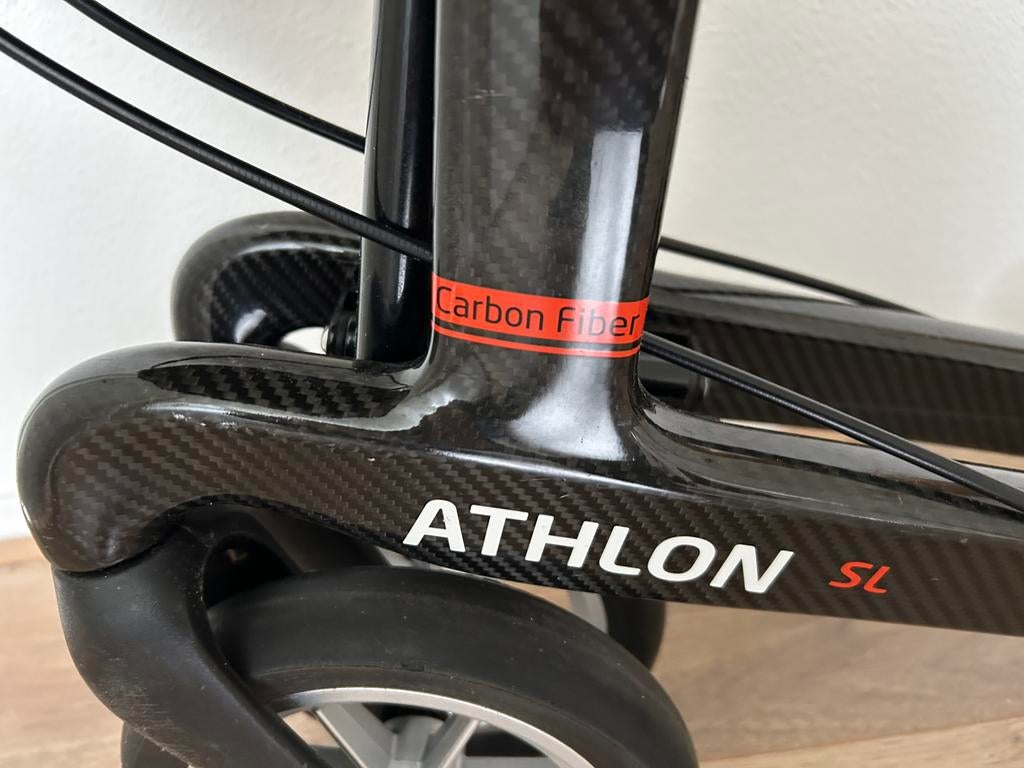 ATHLON SL CARBON rollator zeer netjes en superlicht, Ophalen of Verzenden, Gebruikt