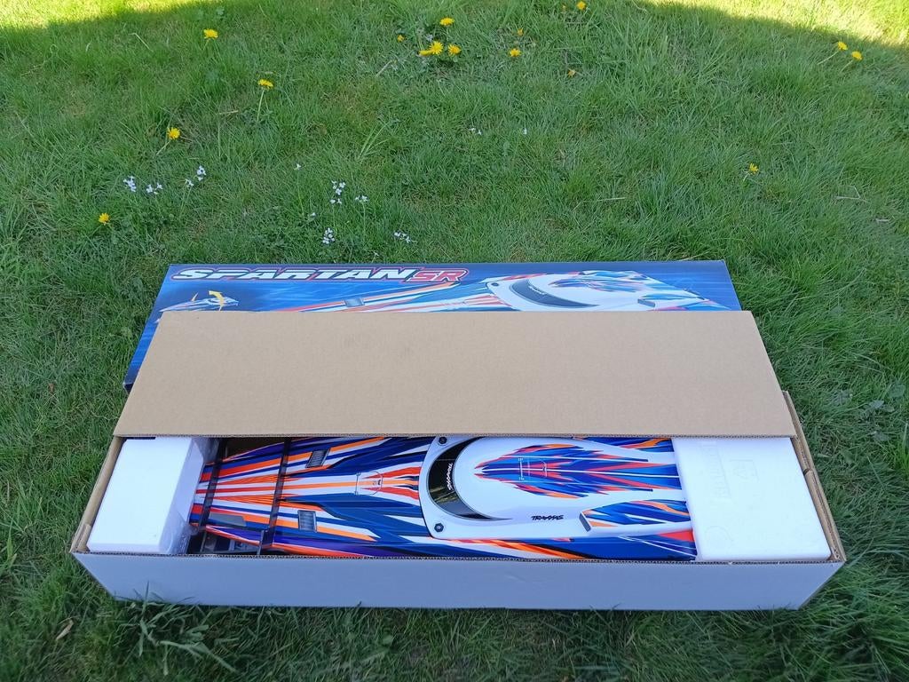 Als nieuw Spartan SR powerboat in doos, rc varend, Ophalen of Verzenden, Zo goed als nieuw