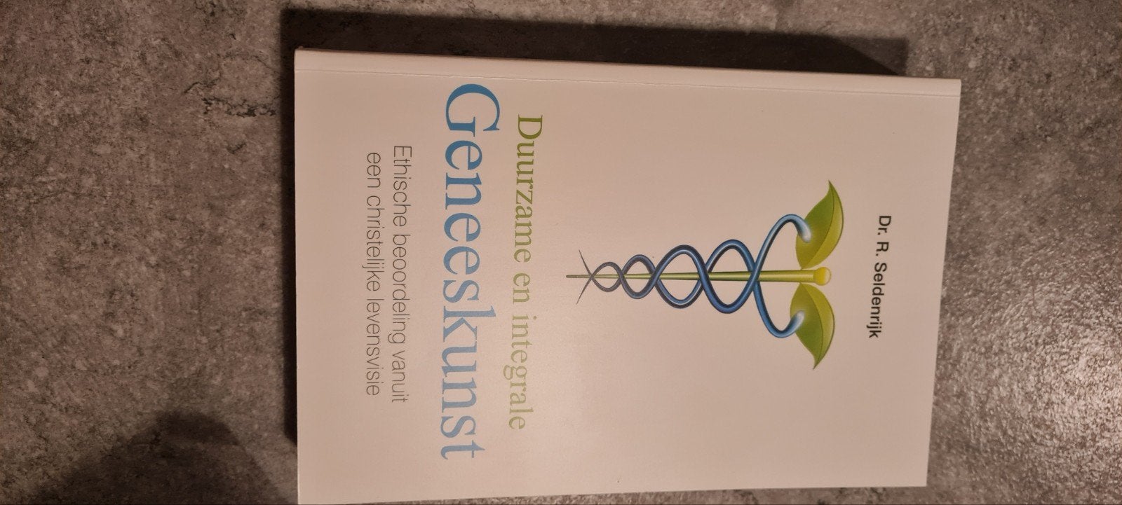 R. Seldenrijk - Duurzame en integrale geneeskunst, Boeken, Ophalen of Verzenden, Zo goed als nieuw, Nederland, R. Seldenrijk