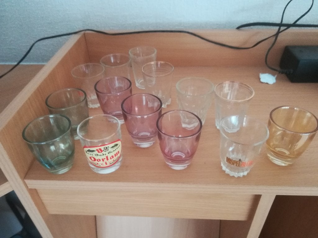 jeneverglazen, Ophalen