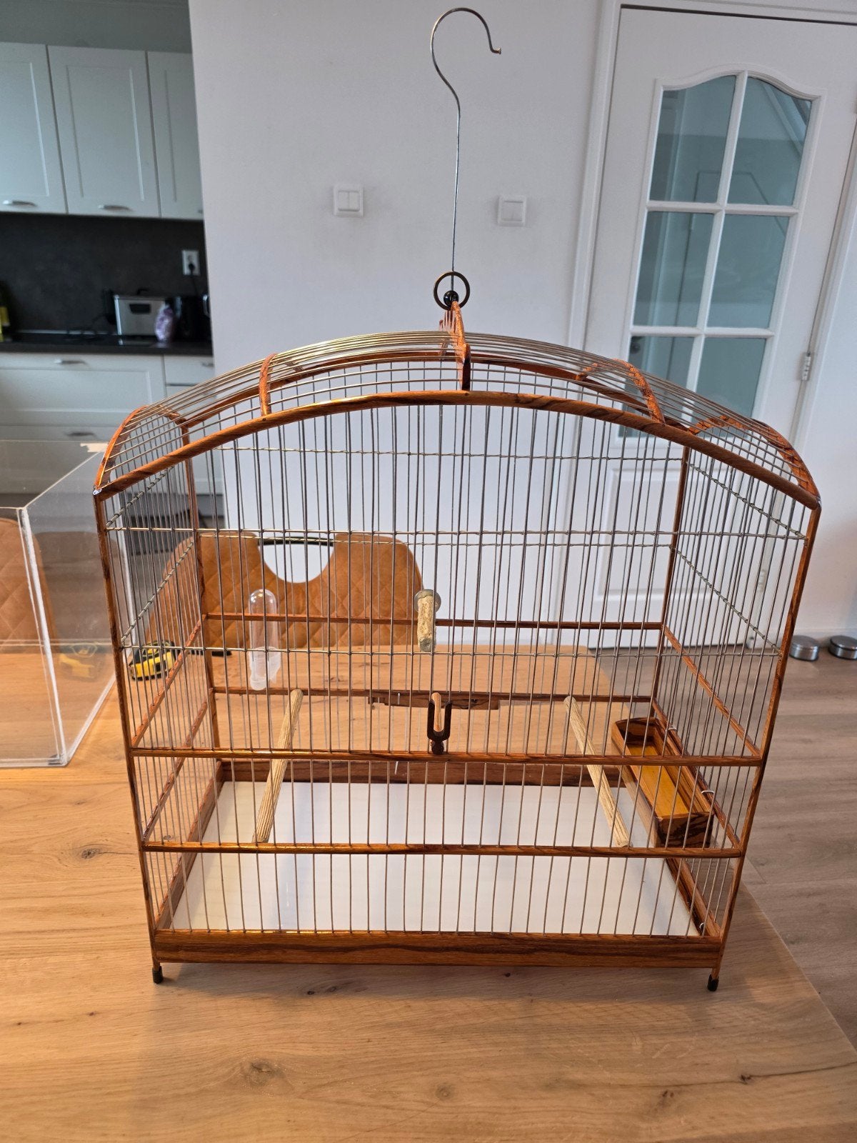 mooie grote Surinaamse vogelkooi van Bostamarinde hardhout, Ophalen, Zo goed als nieuw, Vogelkooi, Hout