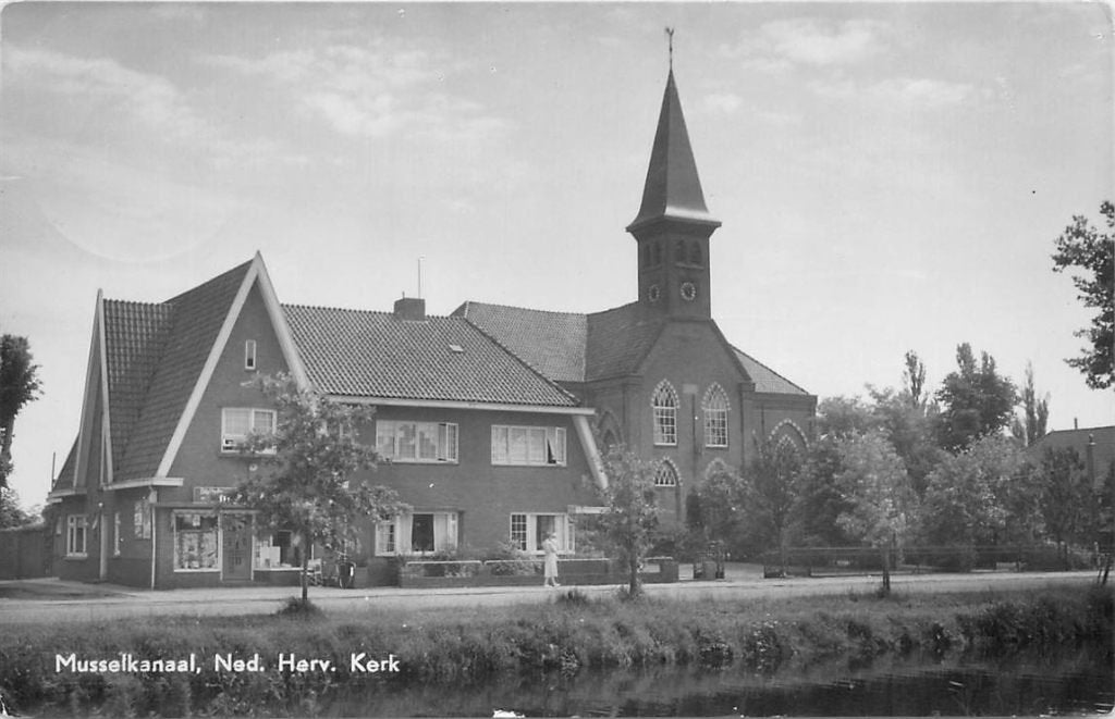 378-387-021 Musselkanaal Ned Herv Kerk, Verzamelen, Ansichtkaarten | Nederland, Verzenden, Voor 1920, Groningen
