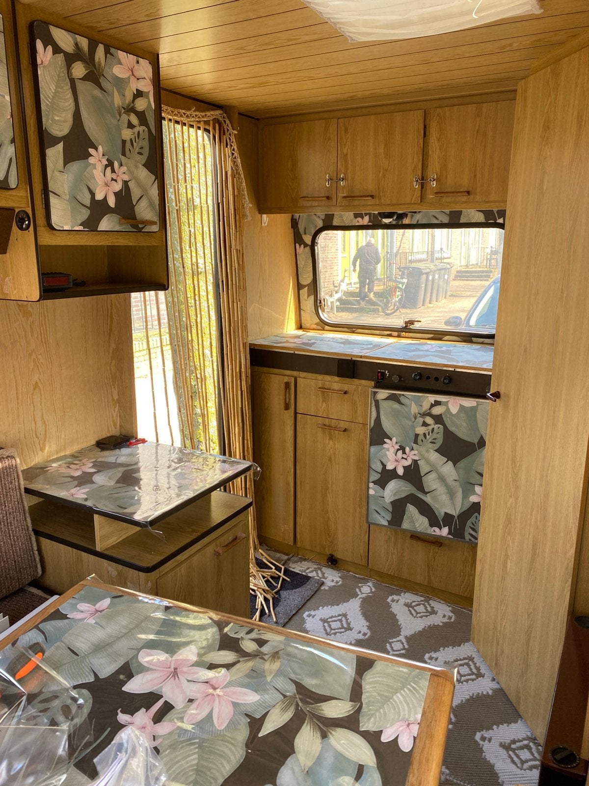 Dethlefs caravan, Ophalen