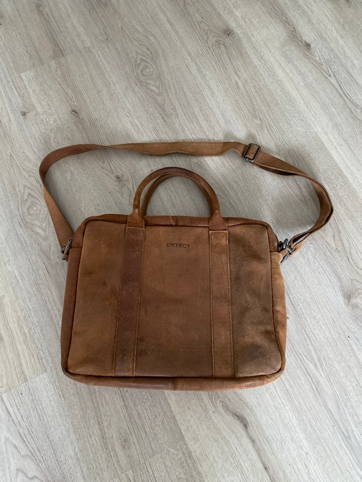 DSTRCT Leren Werktas - Cognac, Sieraden, Tassen en Uiterlijk, Overige merken, Gebruikt, Bruin, Ophalen of Verzenden
