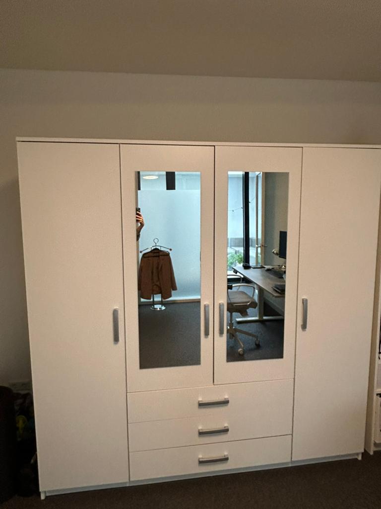 Kledingkast Jysk VELLERUP, Huis en Inrichting, Kasten | Kledingkasten, Ophalen, 150 tot 200 cm, Zo goed als nieuw, 150 tot 200 cm