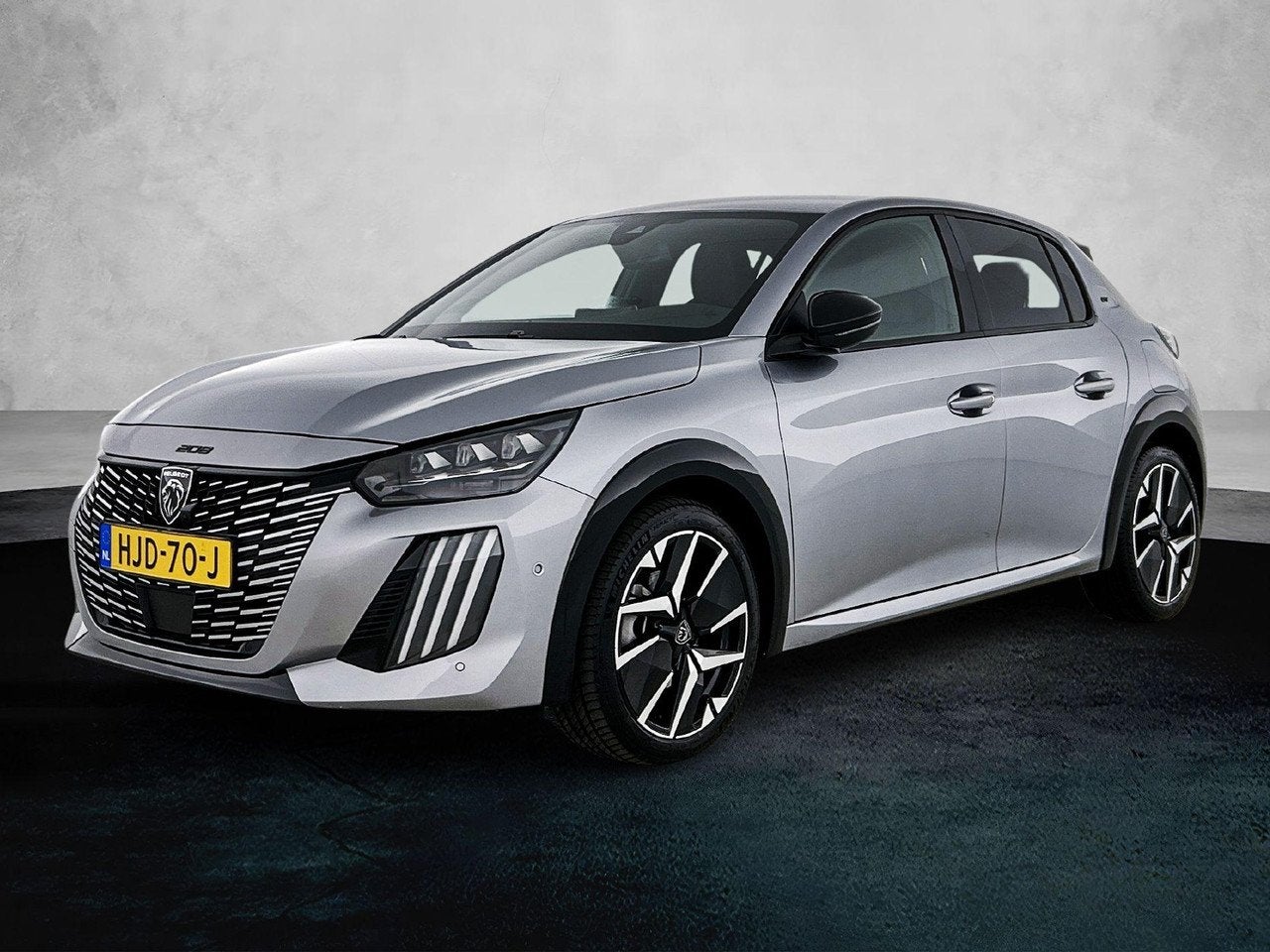 Peugeot 208 GT Hybrid 145pk Automaat | Navigatie | 360° Cam, 145 pk, Gebruikt, 1199 cc, Bedrijf