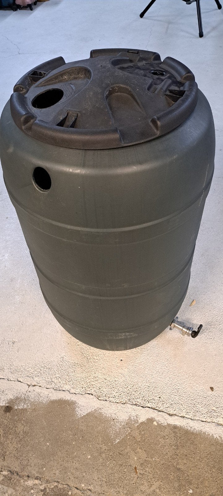 Regenton met kraantje - 200 liter of meer, Tuin en Terras, Ophalen, Kunststof, Gebruikt, Met kraantje