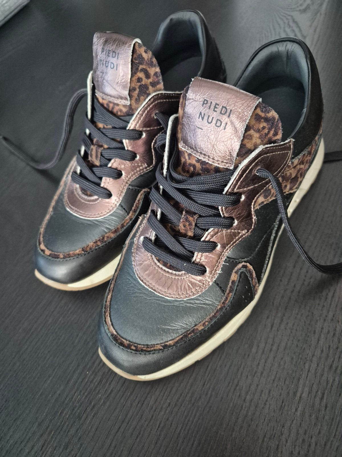 Piedi Nudi sneakers met luipaardprint en metallic details, Kleding | Dames, Zwart, Nieuw, Ophalen of Verzenden, Sneakers of Gympen