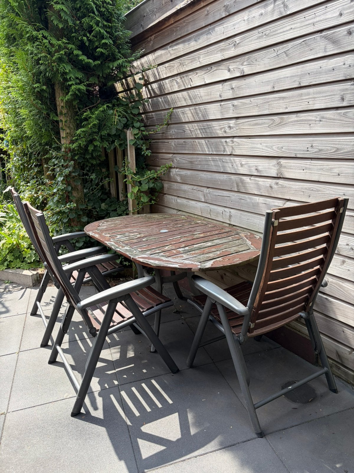 GRATIS tuintafel met 3 stoelen, Tuin en Terras, Tuinsets en Loungesets, Ophalen, Gebruikt, 3 zitplaatsen, Tuinset