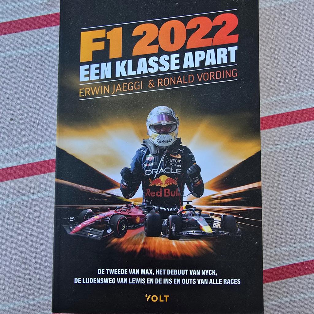 F1 2022 Een Klasse Apart - Jaeggi & Vording, Boeken, Auto's | Boeken, Ophalen of Verzenden, Zo goed als nieuw, Erwin Jaeggi & Ronald Vording