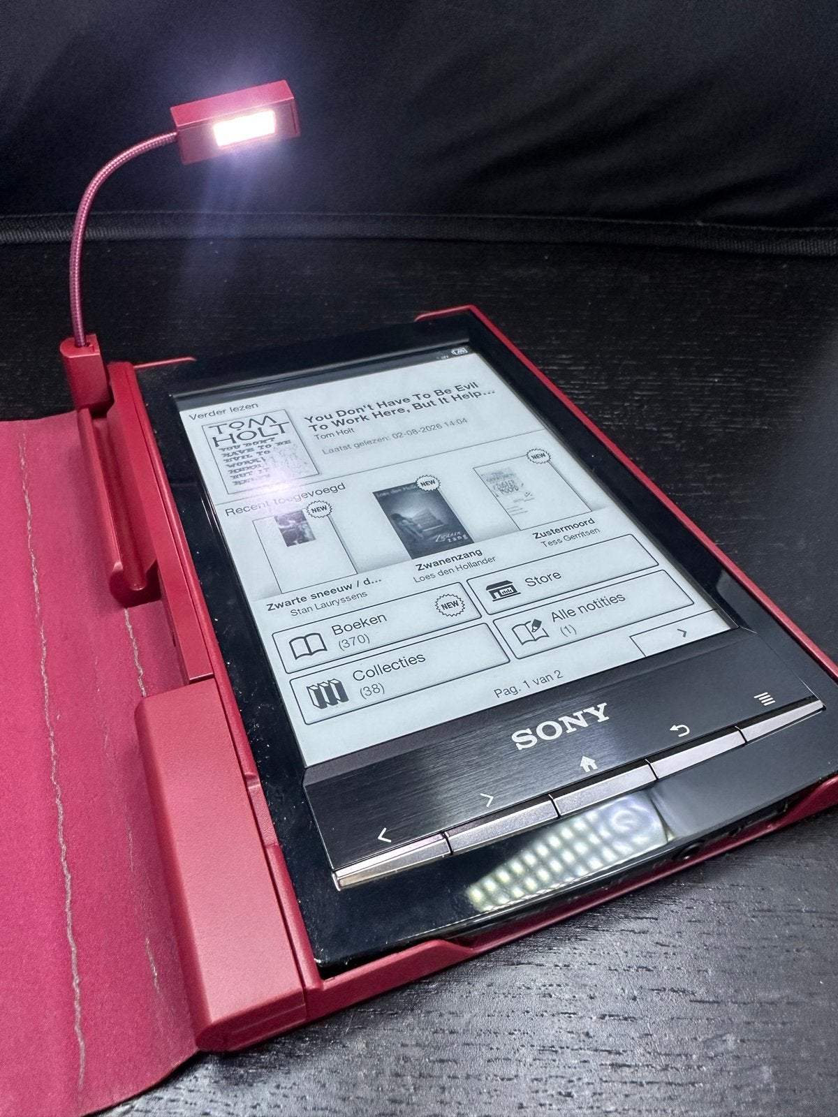 Sony PRS-T1 E-reader + Hoes met Leeslamp & 370 Boeken, Computers en Software, E-readers, Gebruikt, 6 inch of minder, 4 GB of minder
