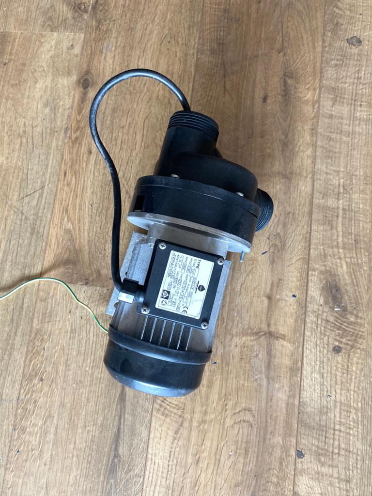 Kleine waterpomp met electromotor 0,70KW, Ophalen of Verzenden