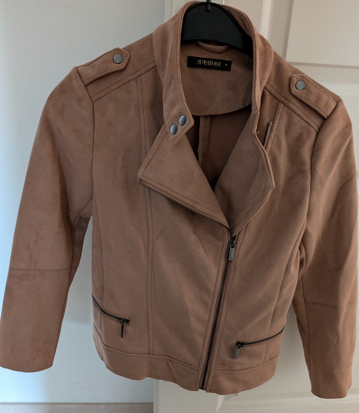 Zandkleurig, beige/bruin, Supertrash bikerjack, maat M. Zgan, Maat 38/40 (M), Supertrash, Beige, Ophalen of Verzenden