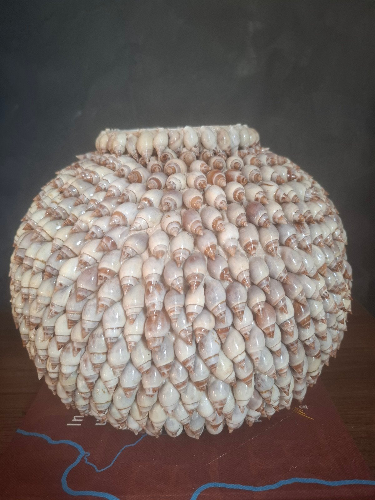 Riviera Maison Bay View Shell Vase, schelpen vaas, maat M, Meerkleurig, Vaas, Ophalen of Verzenden, 21 cm