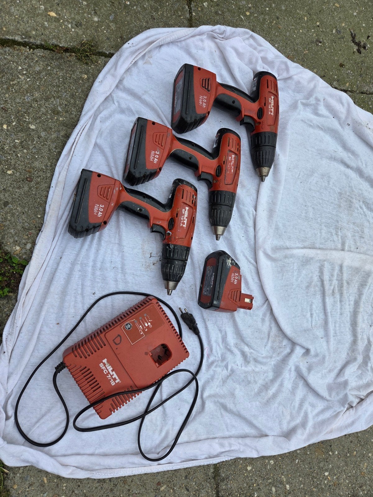 hilti 3x, Doe-het-zelf en Verbouw, Gereedschap | Boormachines, Gebruikt, Variabele snelheid, Ophalen of Verzenden, Boor- en Schroefmachine