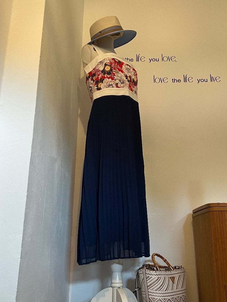 Mooie lange jurk blauw plissé  maat 38, Maat 38/40 (M), Blauw, Ophalen of Verzenden, Zo goed als nieuw