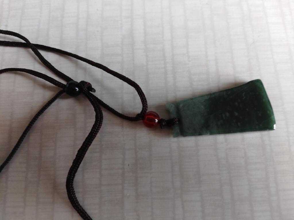 Hanger van jade, Sieraden, Tassen en Uiterlijk, Kettingen, Ophalen of Verzenden, Nieuw, Groen, Steen of Mineraal