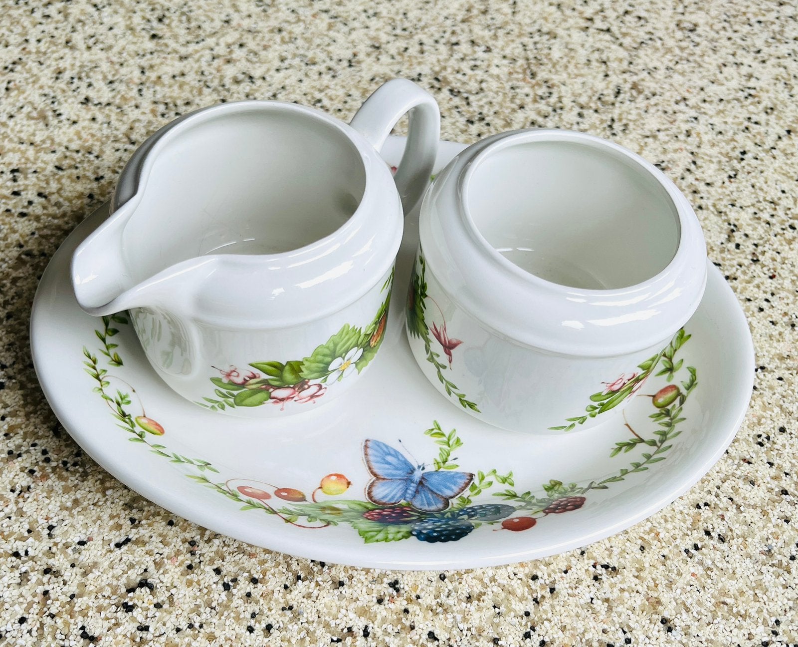 Marjolein Bastin Wedgewood Libelle Melkkan Suikerpot Schaal, Ophalen of Verzenden, Zo goed als nieuw, Keramiek, Overige typen