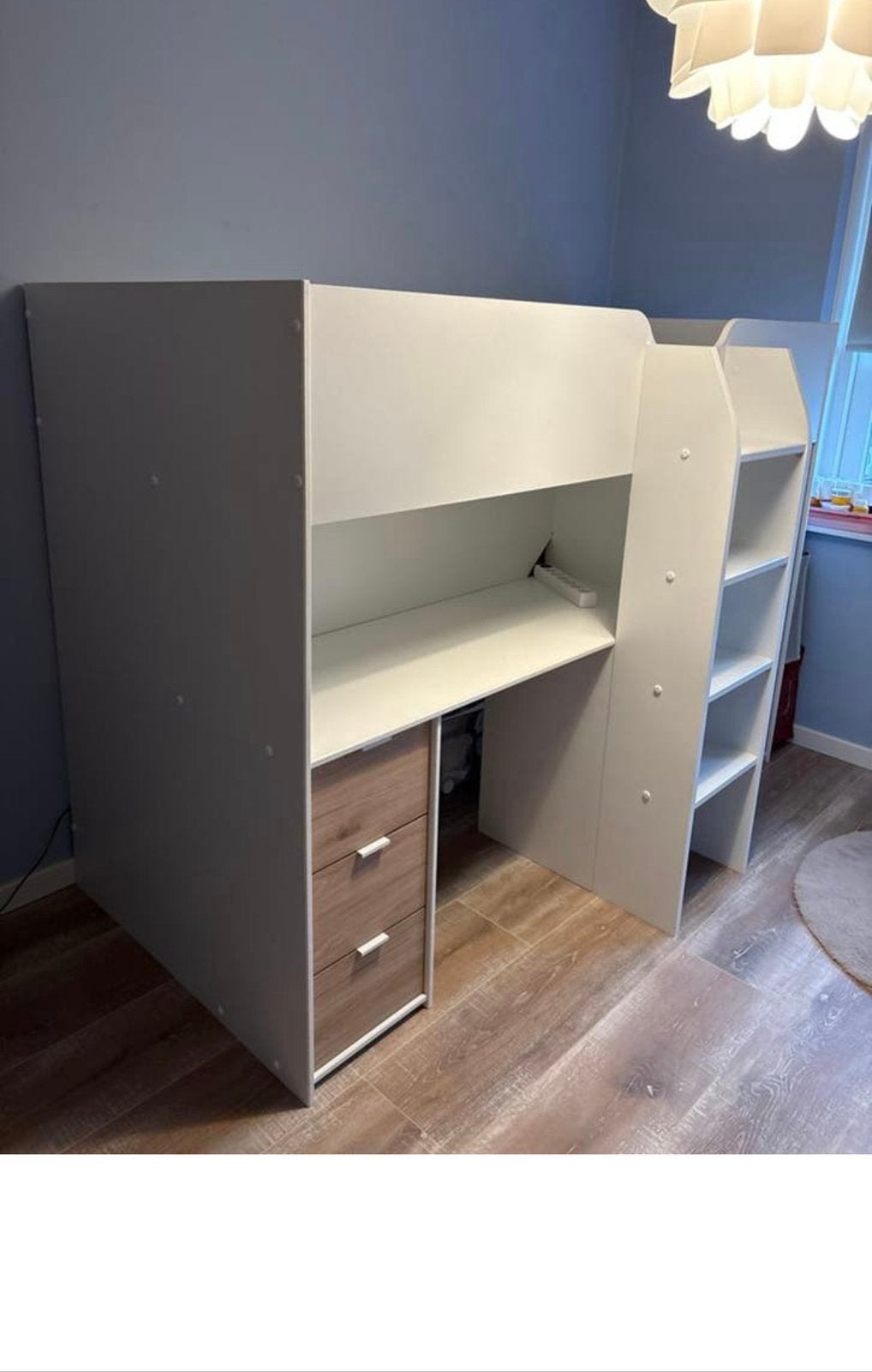 Halfhoogslaper tom met bureau en kast, Ophalen, Zo goed als nieuw