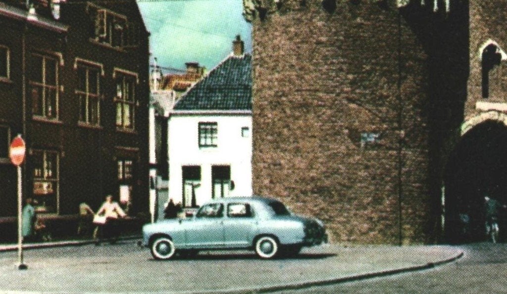 38075	Zwolle	Ov jr 60	Sassenpoort	Nette kaart Onbeschreven, Ophalen of Verzenden, 1960 tot 1980, Ongelopen, Overijssel