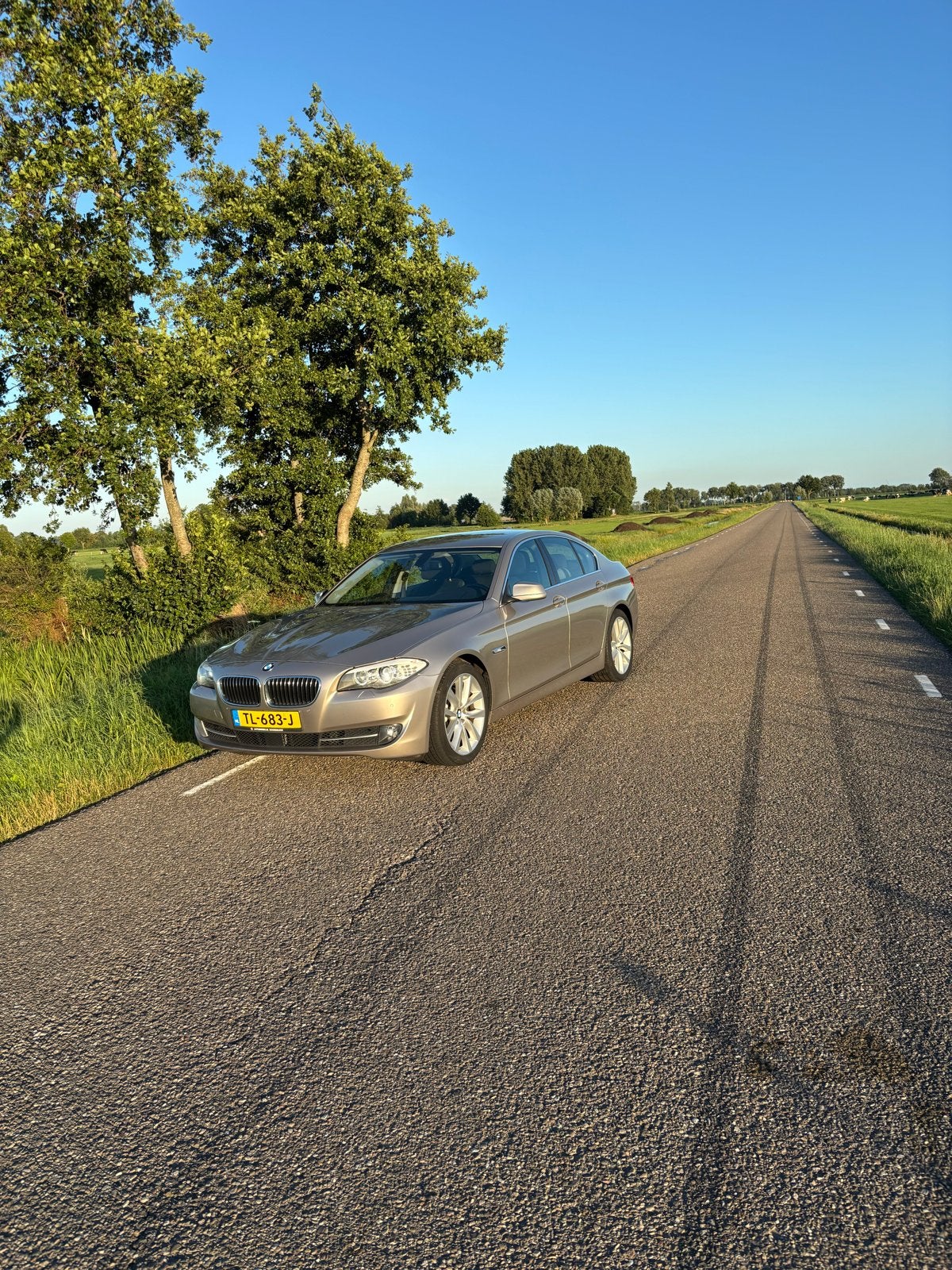 BMW 5-Serie 3.0 I 528 AUT 2010 Grijs youngtimer, Auto's, BMW, Zwart, 2996 cc, Particulier, Navigatiesysteem