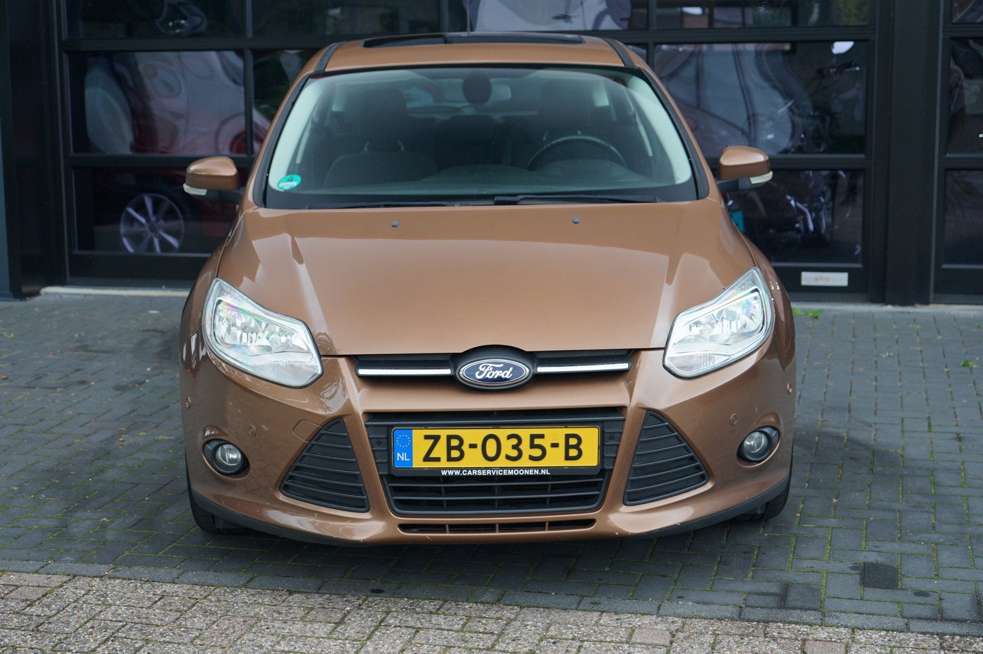 Ford Focus 1.0 EcoBoost | Automatisch inparkeren | Airco, Gebruikt, Zwart, Bruin, 635 kg