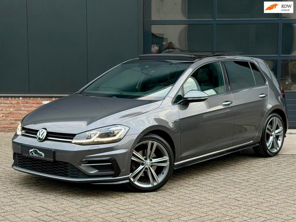 Volkswagen Golf 1.5 TSI Highline R-Line Pano/Navi/Led/Virt/G, Euro 6, 4 cilinders, 150 pk, Bedrijf