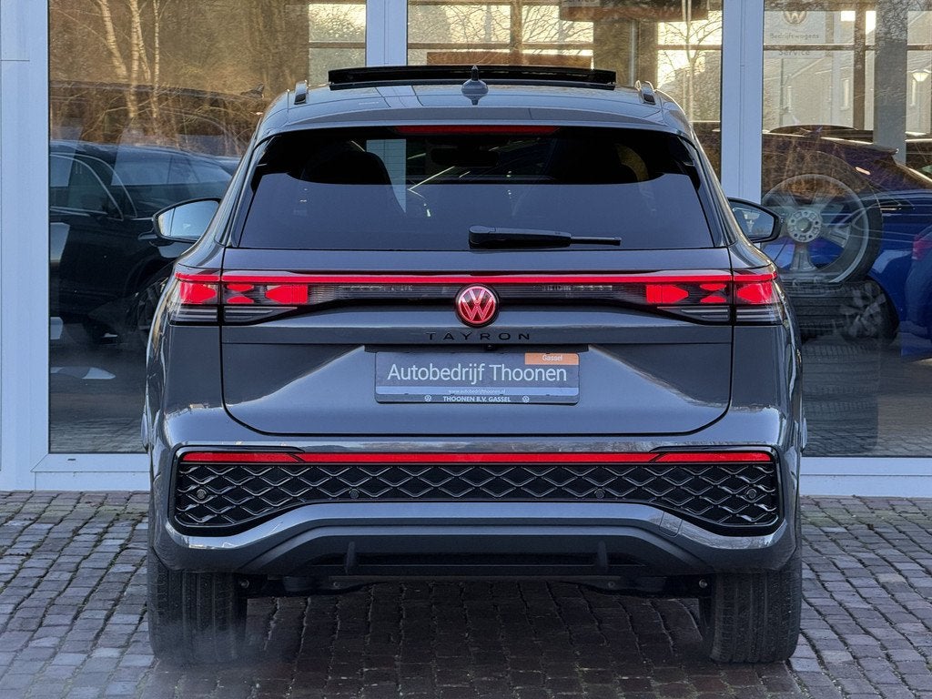 Volkswagen Tayron 1.5 eHybrid R-Line 272pk | Trekhaak | 360, Stof, 4 cilinders, 2000 kg, 1848 kg